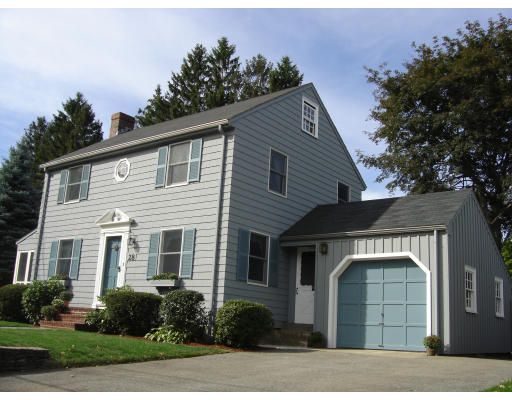 28 Keeling Road Wakefield, MA 01880 - Photo 1 of 16 Gallery Image 1