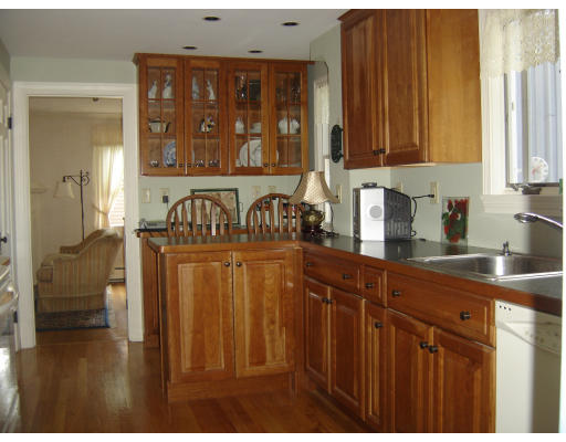 28 Keeling Road Wakefield, MA 01880 - Photo 8 of 16 Gallery Image 8