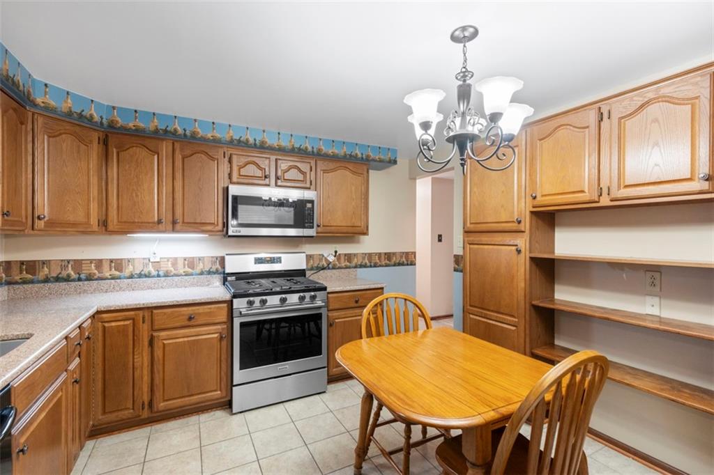 251 Wyngate Road Coraopolis, PA 15108 - Photo 13 of 37