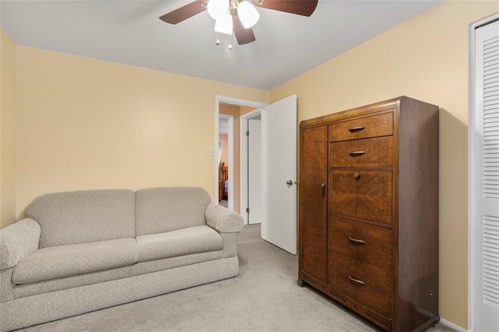 251 Wyngate Road Coraopolis, PA 15108 - Photo 20 of 37 3rd Bedroom