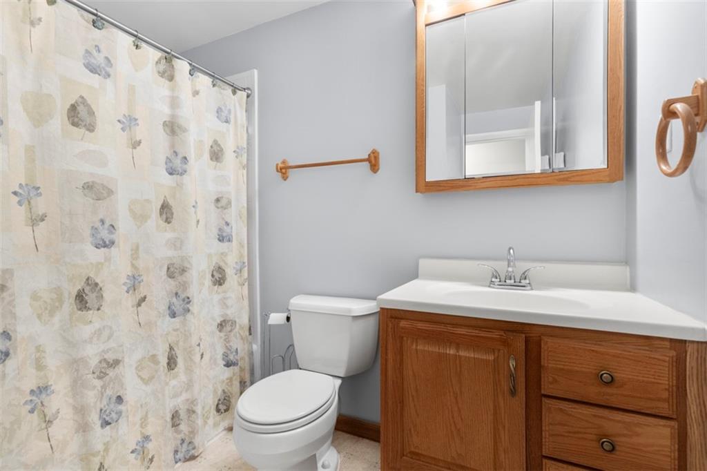 251 Wyngate Road Coraopolis, PA 15108 - Photo 22 of 37 Full Bathroom on main level