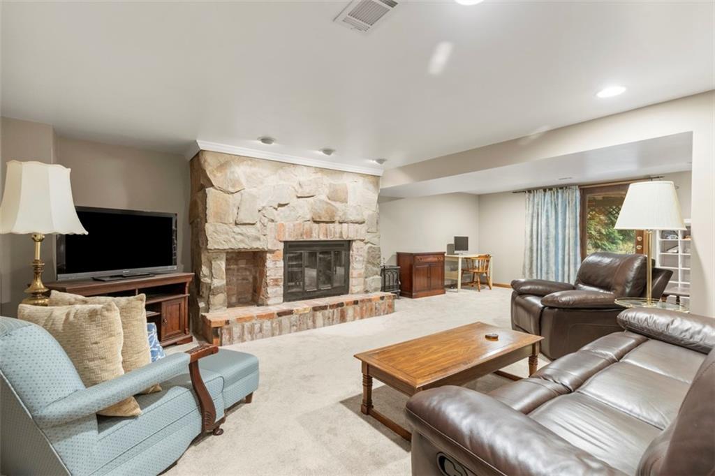 251 Wyngate Road Coraopolis, PA 15108 - Photo 23 of 37