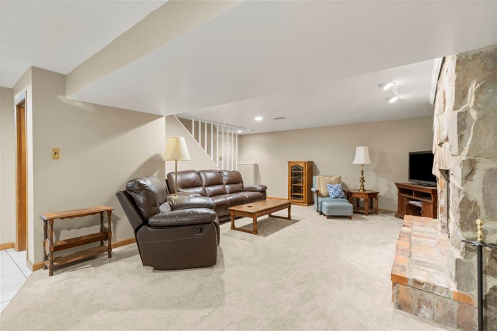 251 Wyngate Road Coraopolis, PA 15108 - Photo 24 of 37