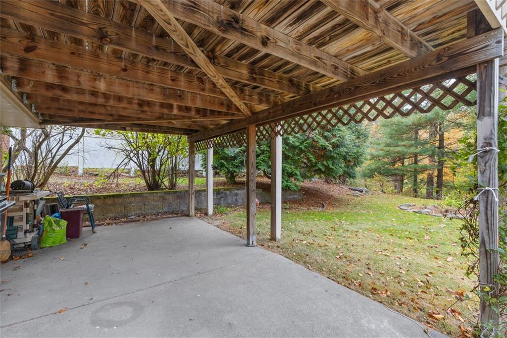 251 Wyngate Road Coraopolis, PA 15108 - Photo 33 of 37