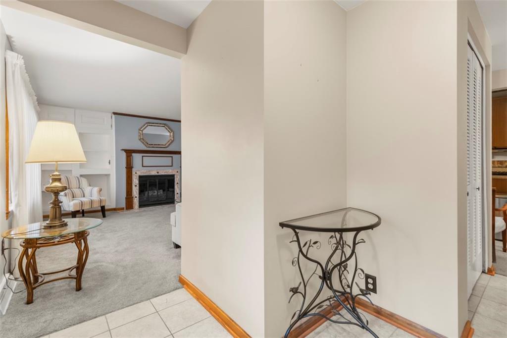 251 Wyngate Road Coraopolis, PA 15108 - Photo 4 of 37