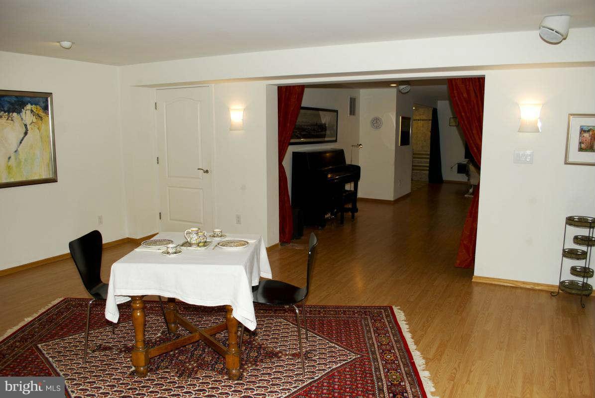 3843 Gallows Road Annandale, VA 22003 - Photo 20 of 30 Family Room