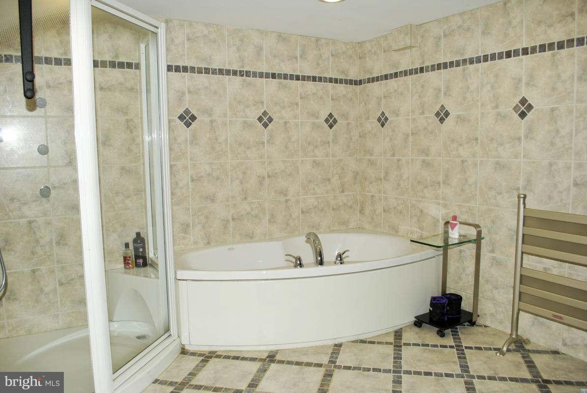 3843 Gallows Road Annandale, VA 22003 - Photo 25 of 30 Bath