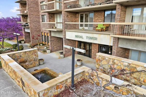 $285,000 | 110 Regal Tower, Maryville, TN 37804