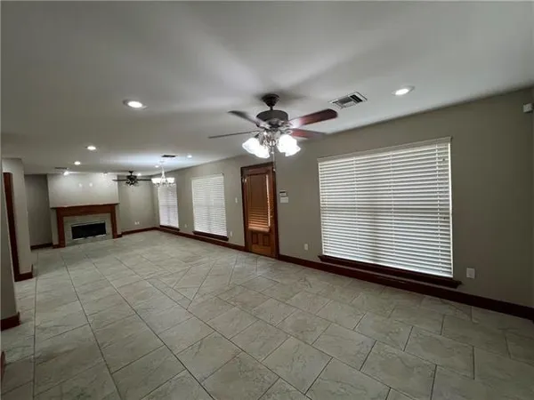 $2,000 | 3508 Decomine Street, Chalmette, LA 70043