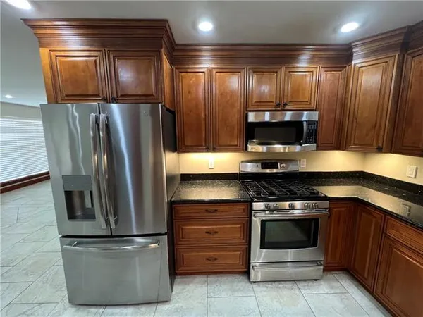 $2,000 | 3508 Decomine Street, Chalmette, LA 70043