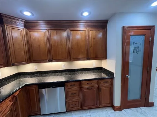 $2,000 | 3508 Decomine Street, Chalmette, LA 70043