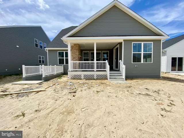 a view of a tennis court