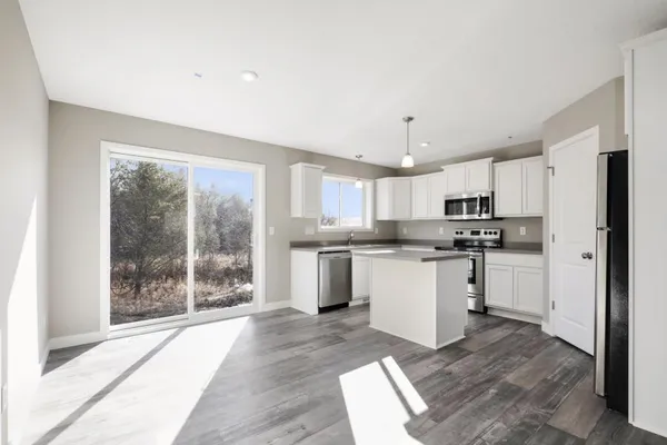 $407,520 | 2110 Goldenray Drive, Faribault, MN 55021