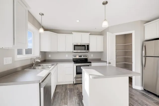 $412,520 | 2110 Goldenray Drive, Faribault, MN 55021