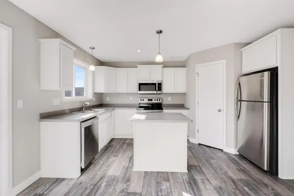 $407,520 | 2110 Goldenray Drive, Faribault, MN 55021
