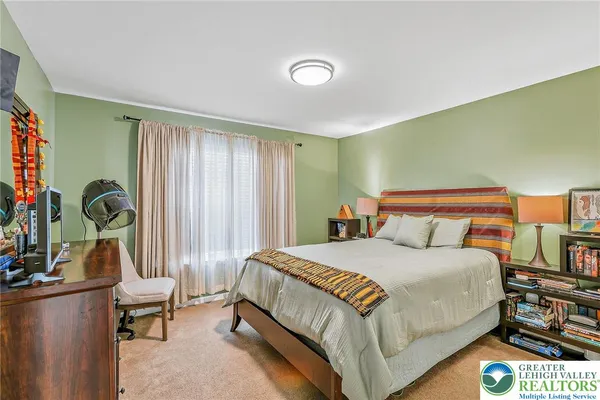 $649,900 | 2560 Country Top Trail, Bethlehem, PA 18020