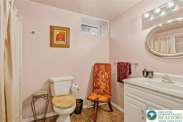 $649,900 | 2560 Country Top Trail, Bethlehem, PA 18020