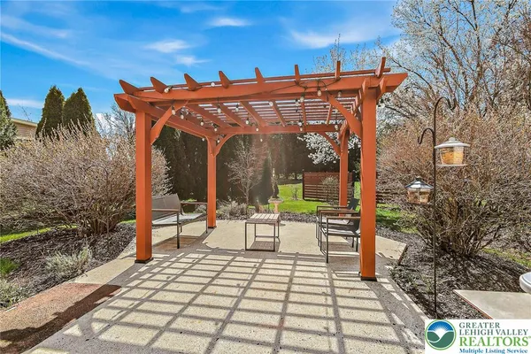 $649,900 | 2560 Country Top Trail, Bethlehem, PA 18020