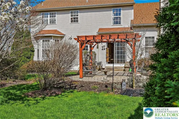 $649,900 | 2560 Country Top Trail, Bethlehem, PA 18020