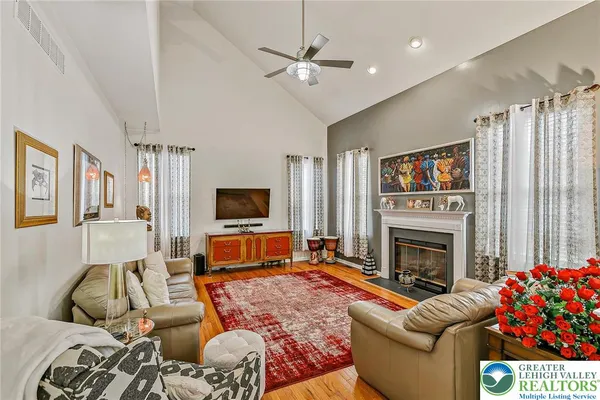 $649,900 | 2560 Country Top Trail, Bethlehem, PA 18020