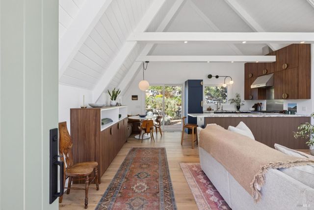 $1,799,000 | 91 Holstein Road, San Anselmo, CA 94960