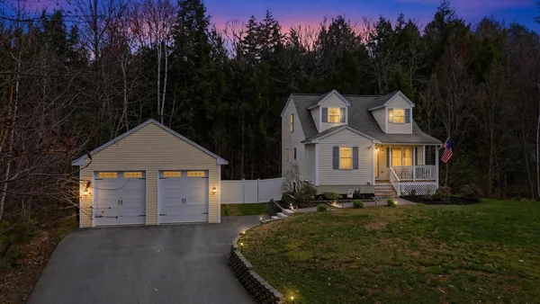 $450,000 | 84 New Hampshire Drive, Unit 4, Webster, NH 03303