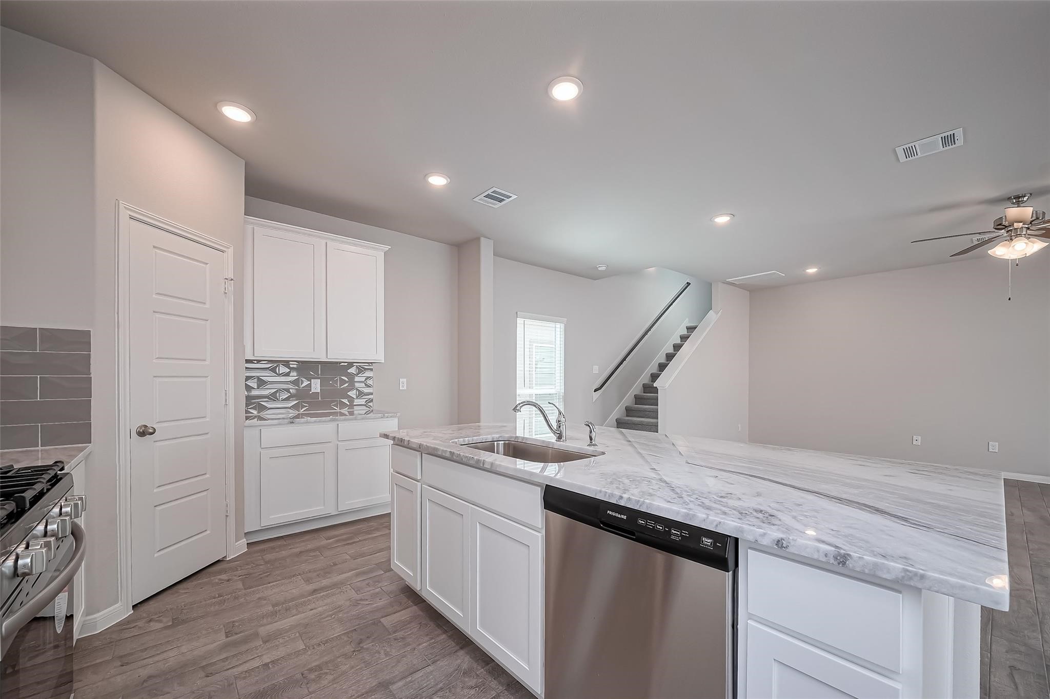 750 Marion Price Drive Dayton, TX 77535 - Photo 8 of 34