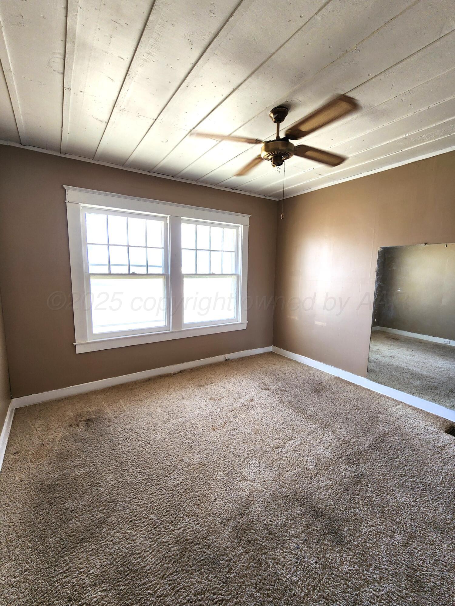 1106 West 10th Plainview, TX 79072 - Photo 11 of 32 Main bedroom 1