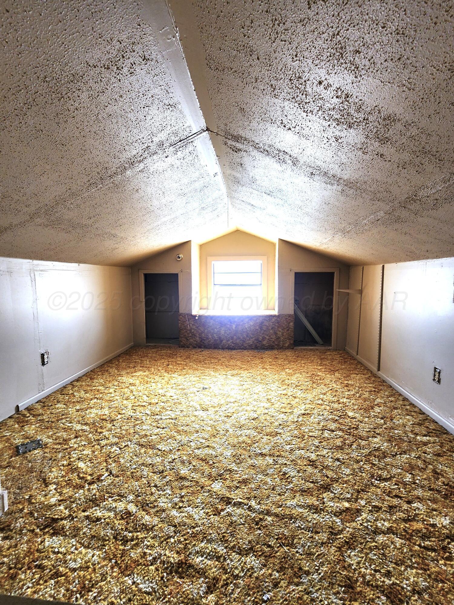 1106 West 10th Plainview, TX 79072 - Photo 20 of 32 3rd BedroomUpstairs