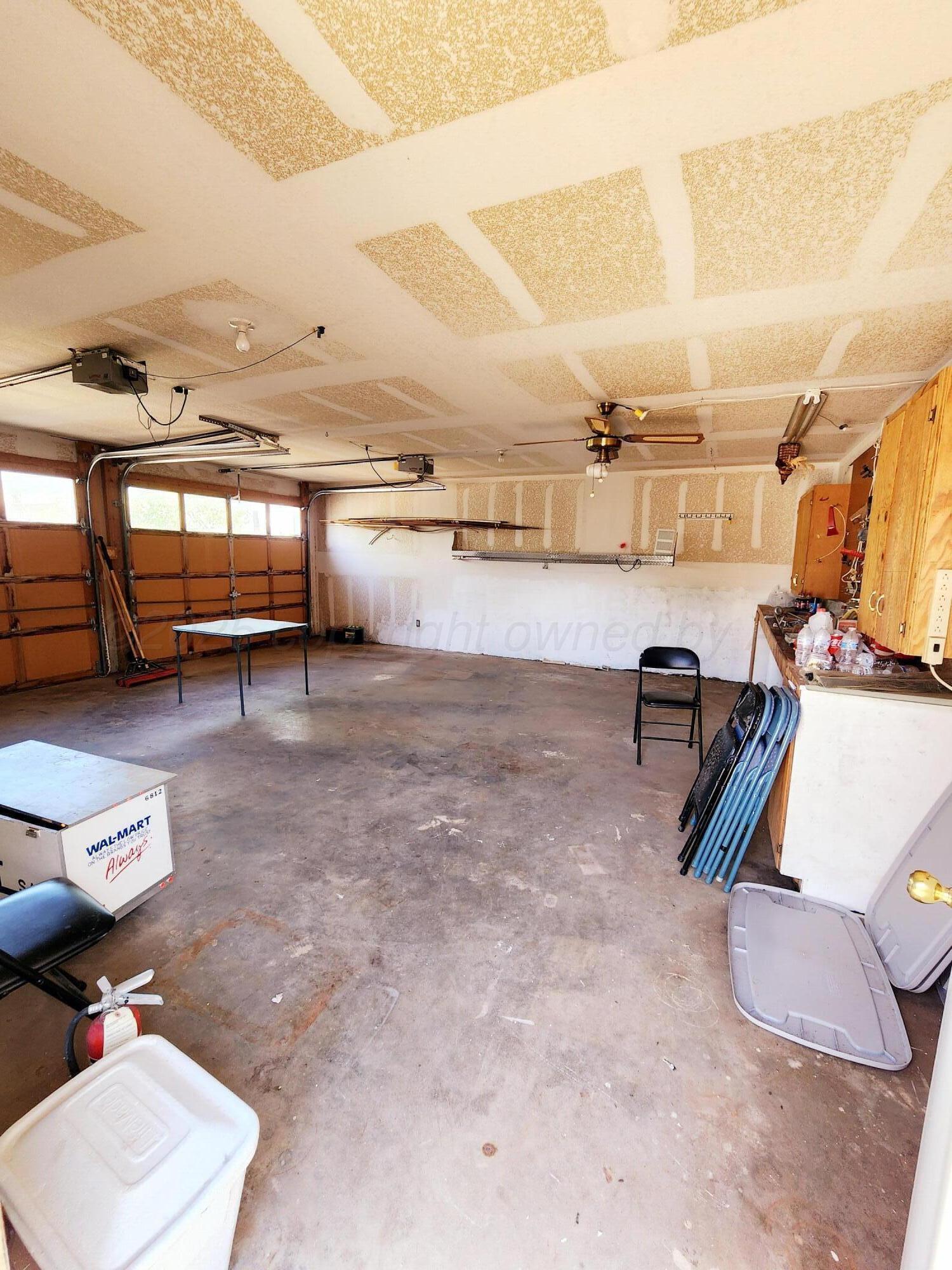 1106 West 10th Plainview, TX 79072 - Photo 26 of 32 Garage interior