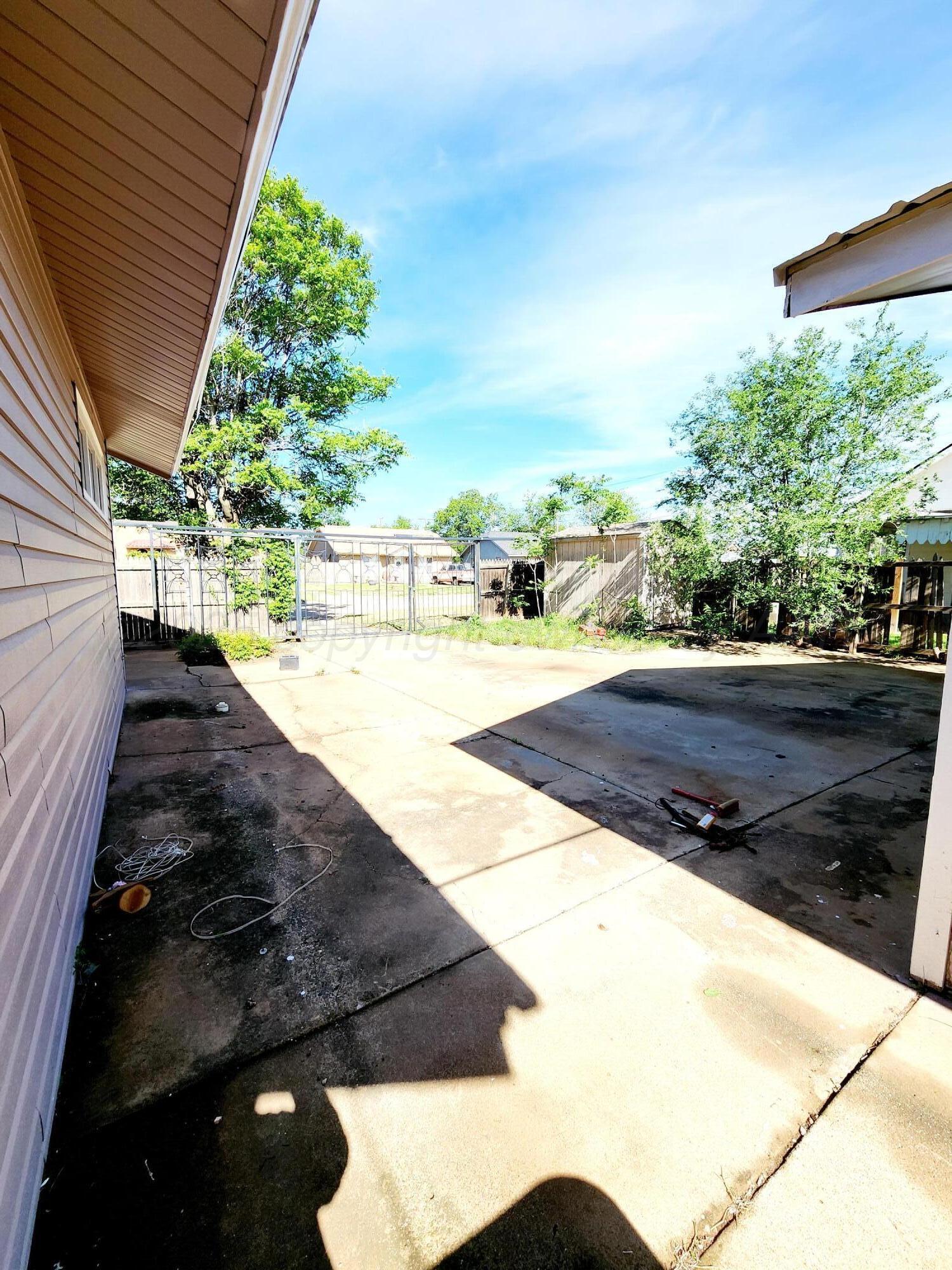 1106 West 10th Plainview, TX 79072 - Photo 28 of 32 Back of home 2