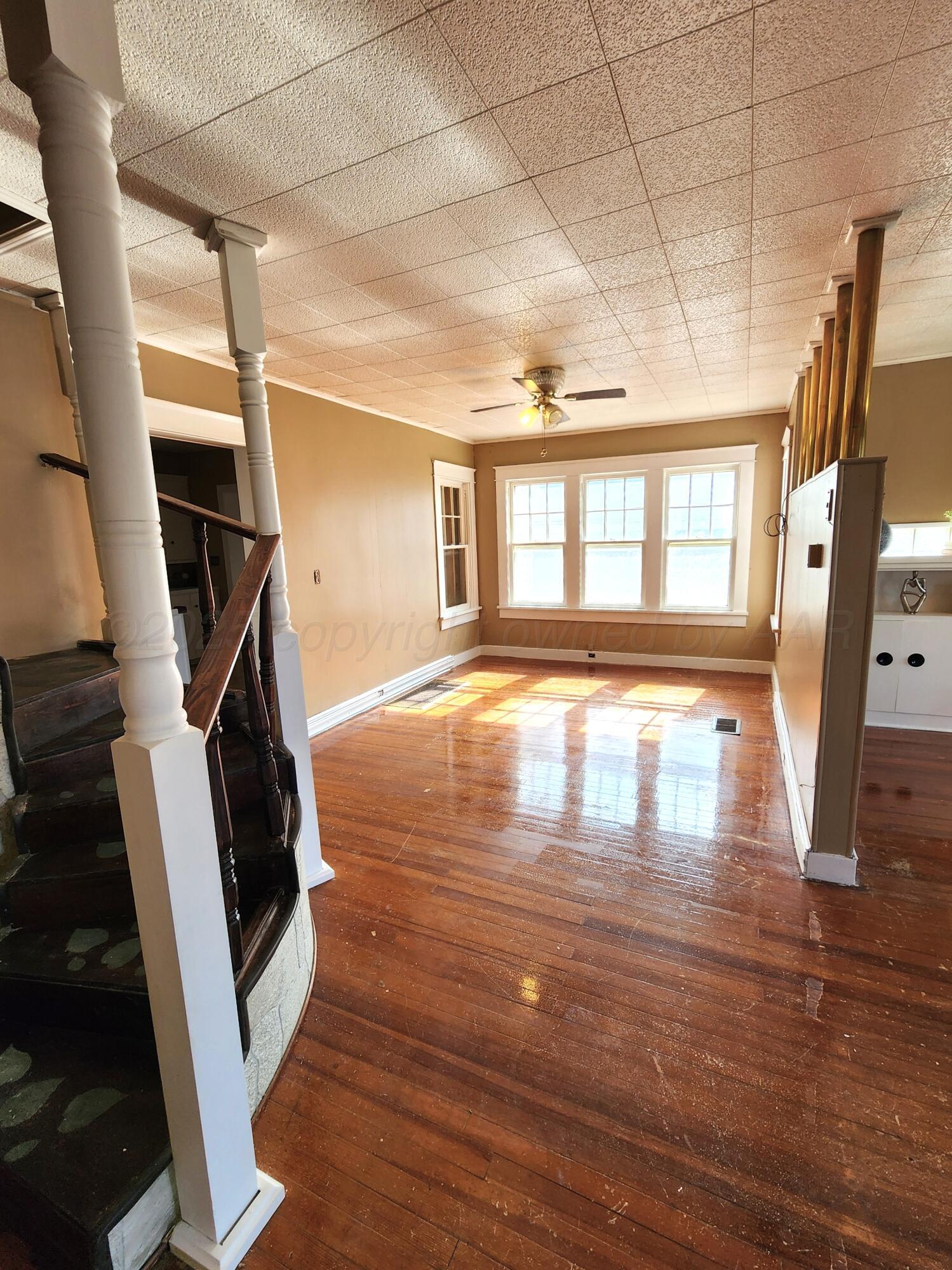 1106 West 10th Plainview, TX 79072 - Photo 9 of 32 Dining