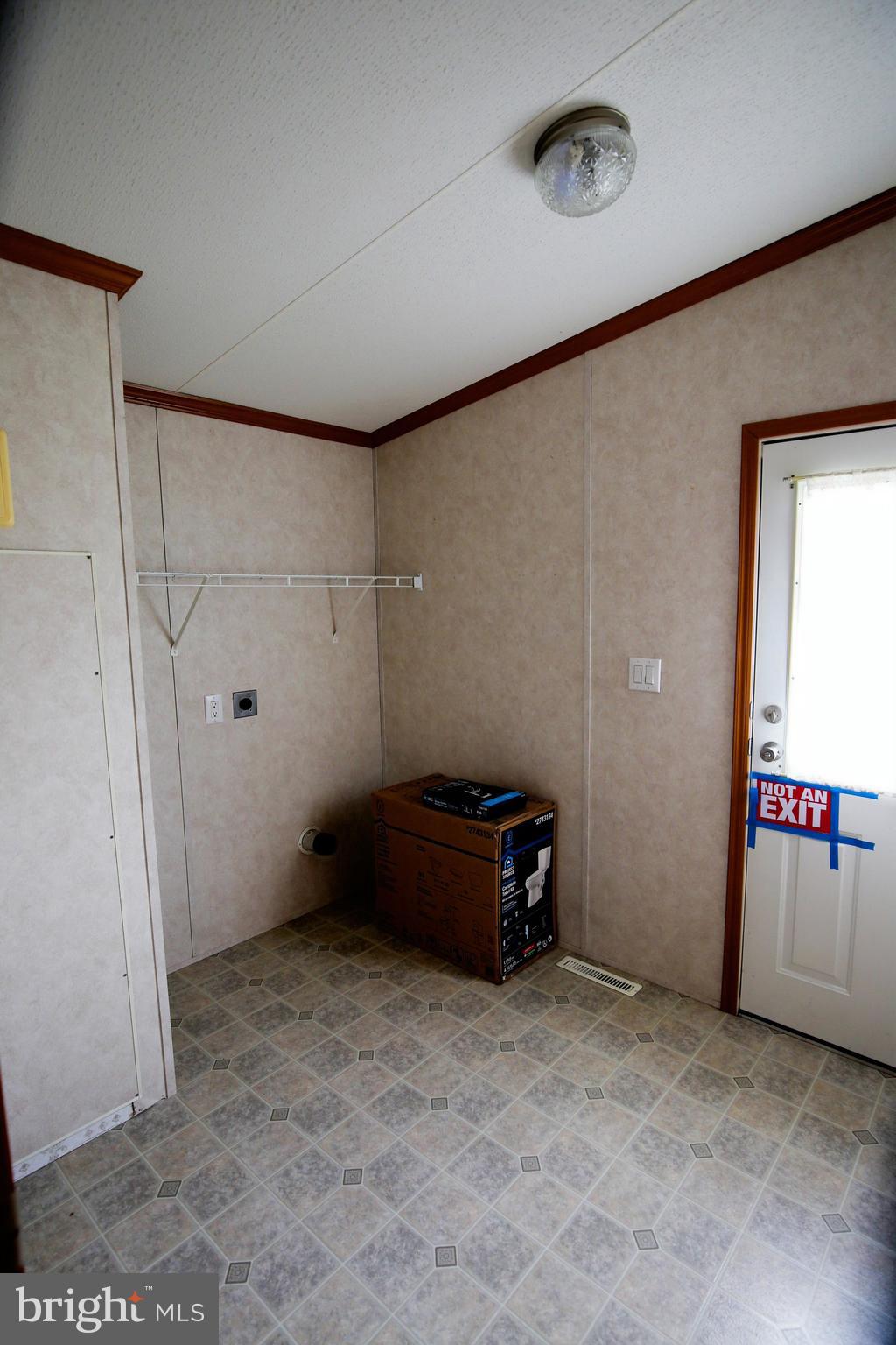 2437 Lebanon Road Manheim, PA 17545 - Photo 15 of 26 a view of an empty room