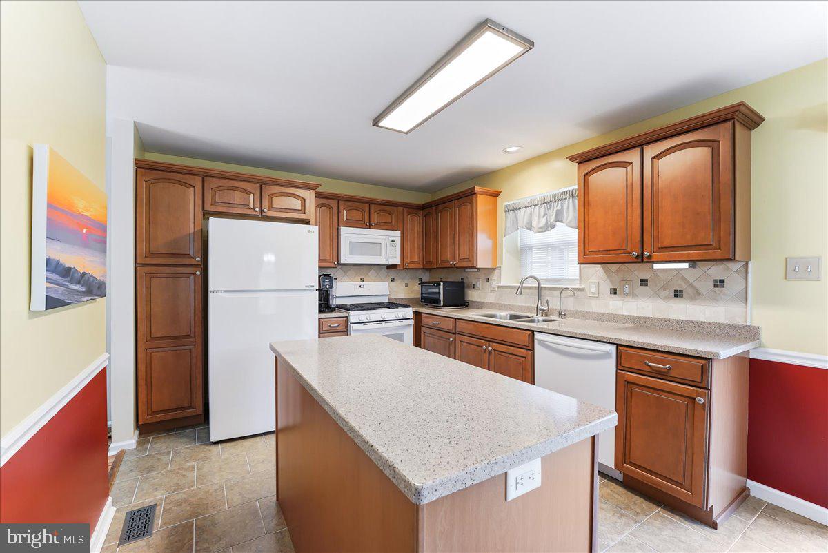 107 Cambridge Circle, Unit 50 Kennett Square, PA 19348 - Photo 13 of 36 Open kitchen with large island