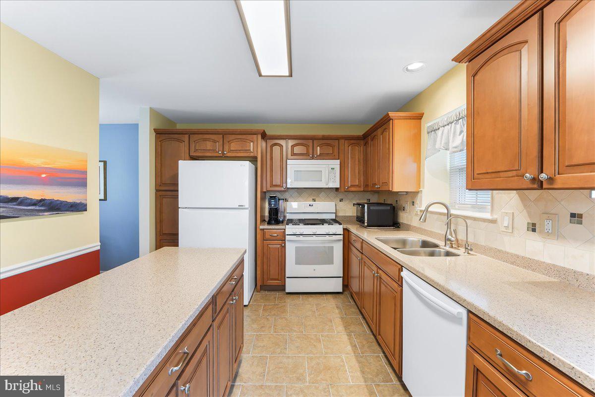 107 Cambridge Circle, Unit 50 Kennett Square, PA 19348 - Photo 17 of 36 Lots of counterspace for buffet style BBQs