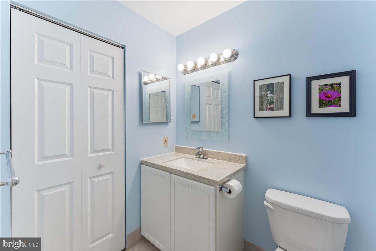 107 Cambridge Circle, Unit 50 Kennett Square, PA 19348 - Photo 23 of 36 Primary ensuite with large linen closet