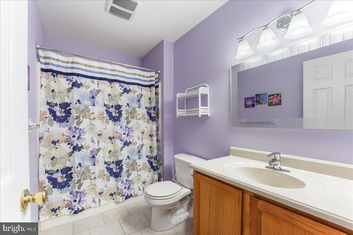 107 Cambridge Circle, Unit 50 Kennett Square, PA 19348 - Photo 28 of 36 2nd floor hall bath