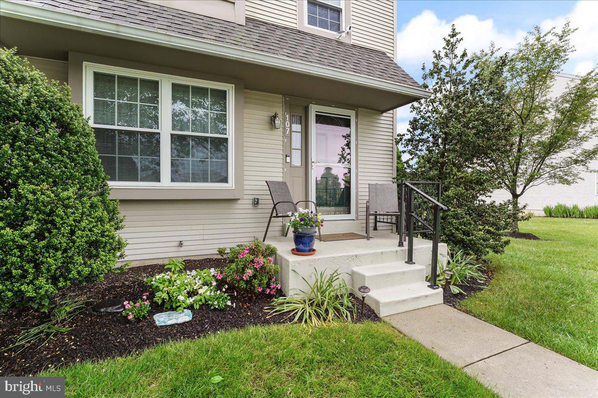 107 Cambridge Circle, Unit 50 Kennett Square, PA 19348 - Photo 3 of 36 Summer is coming you can still plant your annuals