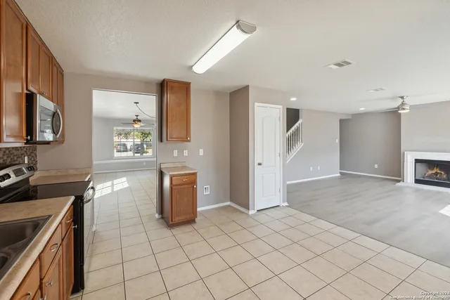 $1,899 | 11054 Barclay Point, San Antonio, TX 78254