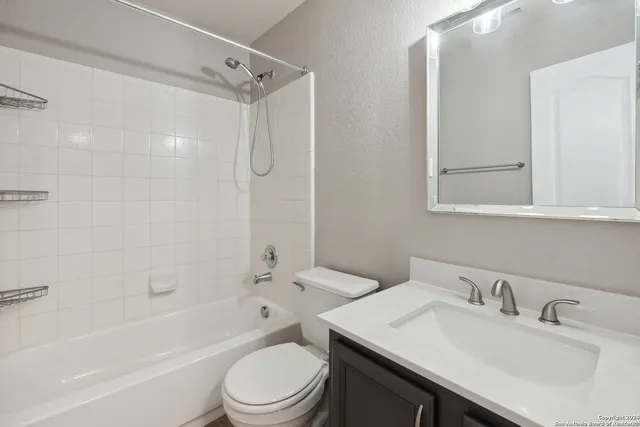 $1,899 | 11054 Barclay Point, San Antonio, TX 78254