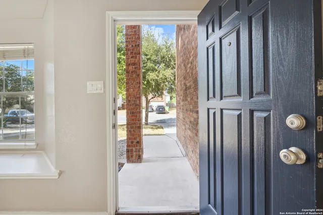 $1,899 | 11054 Barclay Point, San Antonio, TX 78254