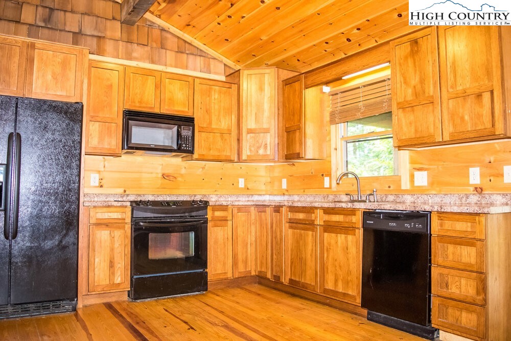 222 Red Feather Trail Boone, NC 28607 - Photo 5 of 44 Gallery Image 5