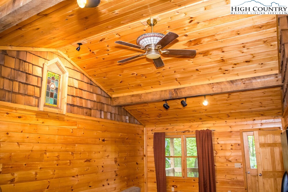 222 Red Feather Trail Boone, NC 28607 - Photo 6 of 44 Gallery Image 6
