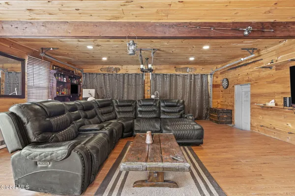 $299,900 | 1371 Midline Road, Amsterdam, NY 12010