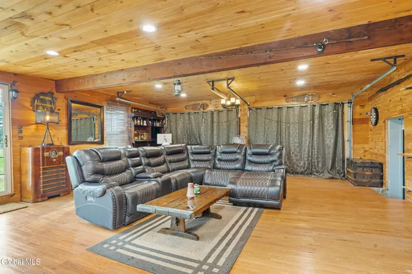 $294,900 | 1371 Midline Road, Amsterdam, NY 12010