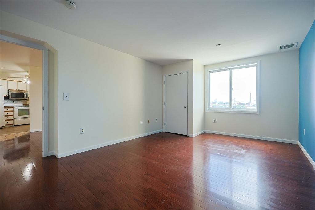 30 Chelsea Street, Unit 706 Everett, MA 02149 - Photo 29 of 36