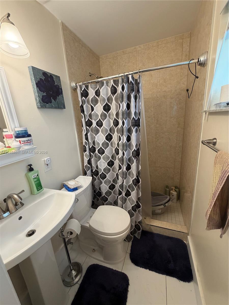 2862 Southwest 38th Avenue, Unit BACK Miami, FL 33134 - Photo 7 of 11