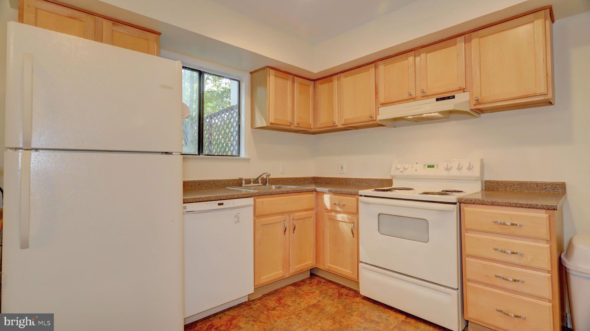 2234 Lofty Heights Place Reston, VA 20191 - Photo 3 of 26 Kitchen