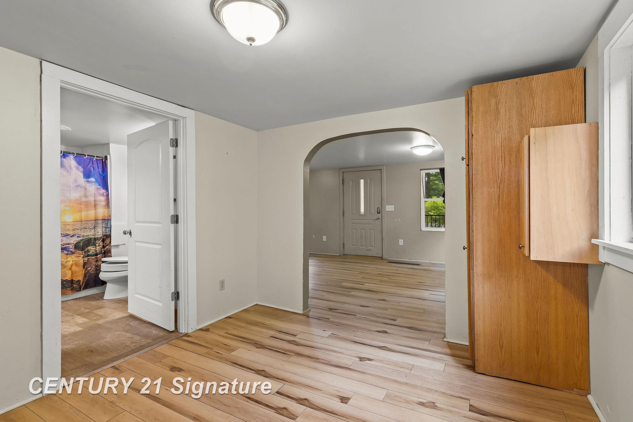 537 South Woodcock Road Midland, MI 48640 - Photo 12 of 35