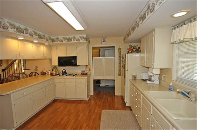 6828 North Bobolink Road Peoria, IL 61614 - Photo 6 of 15